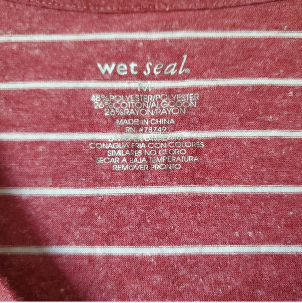 V-neck - Picture 2 of 3